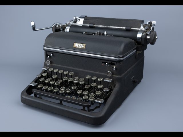 [Royal Typewriter]