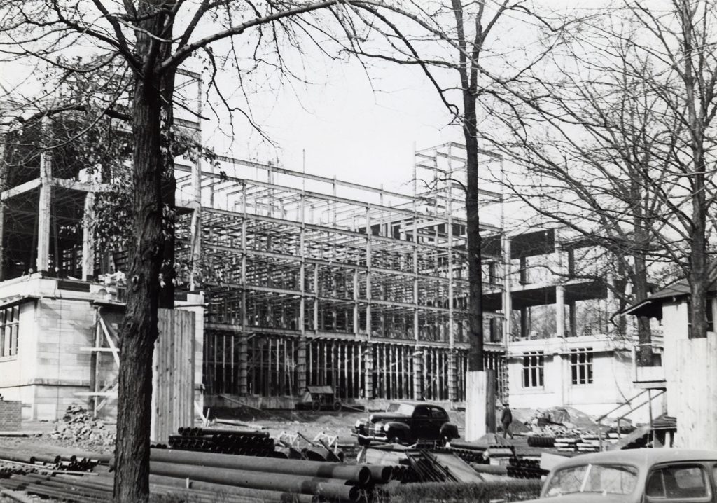 [Construction of the General Library Building with Lower Exterior Walls in Place]