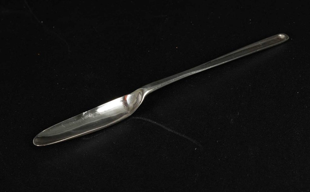 [Sterling Silver Dog Nose Spoon with Stylized Rattail]