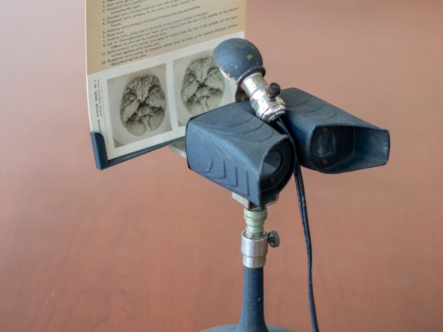 Stereoscope with Electric Light Bulb